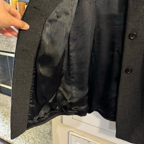 Classic Black Women's Coat - Picture 5 of 7